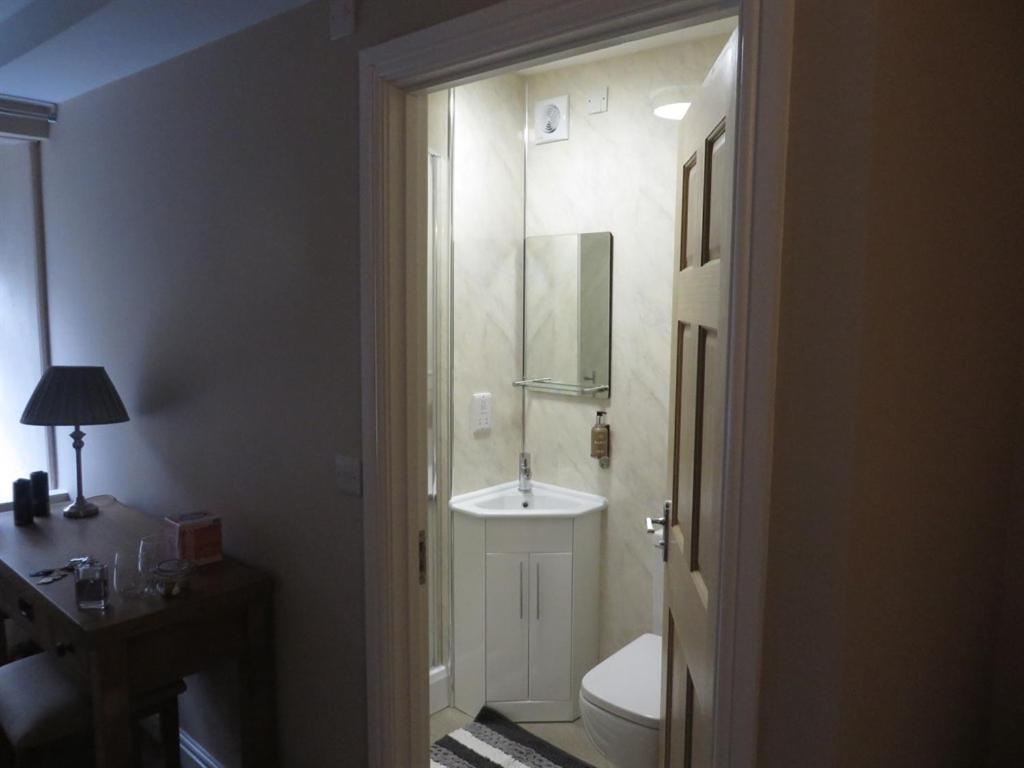 The Kings Head Hotel Meifod Ruang foto